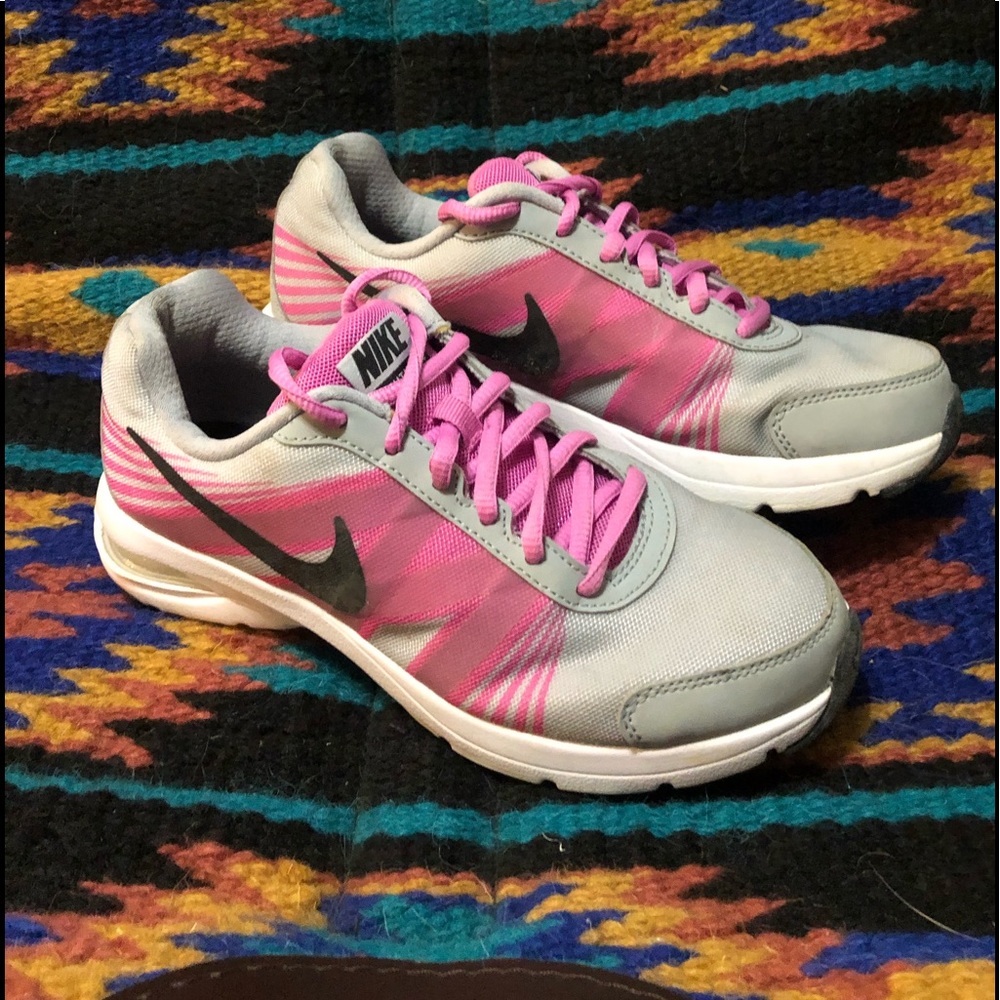 Nike size 7 pink and gray